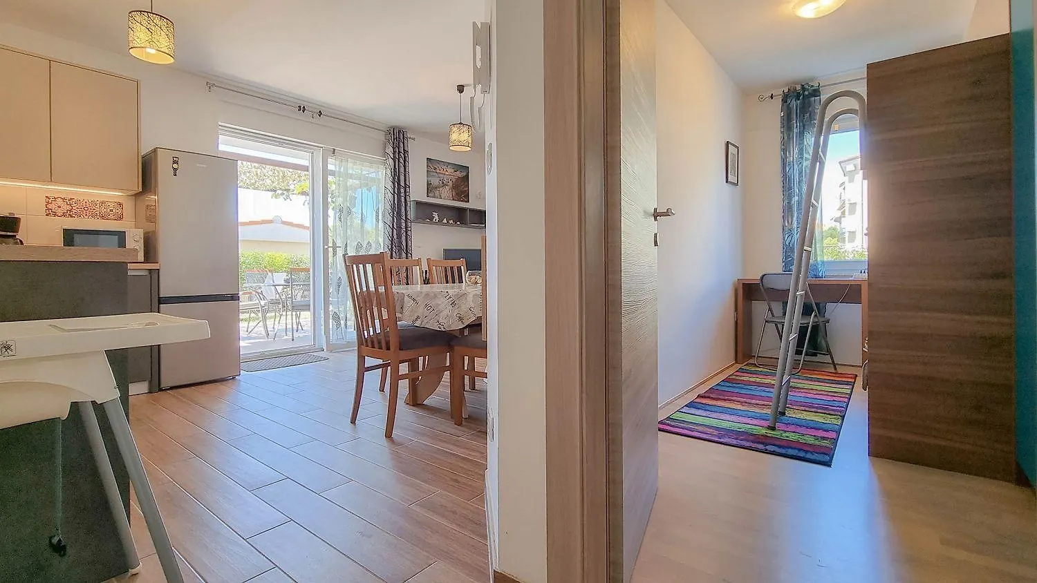 Strandnahes Apartment Mit Meerblick, Mediterranem Garten, Liegen, Waschmaschine Umag Kroatië