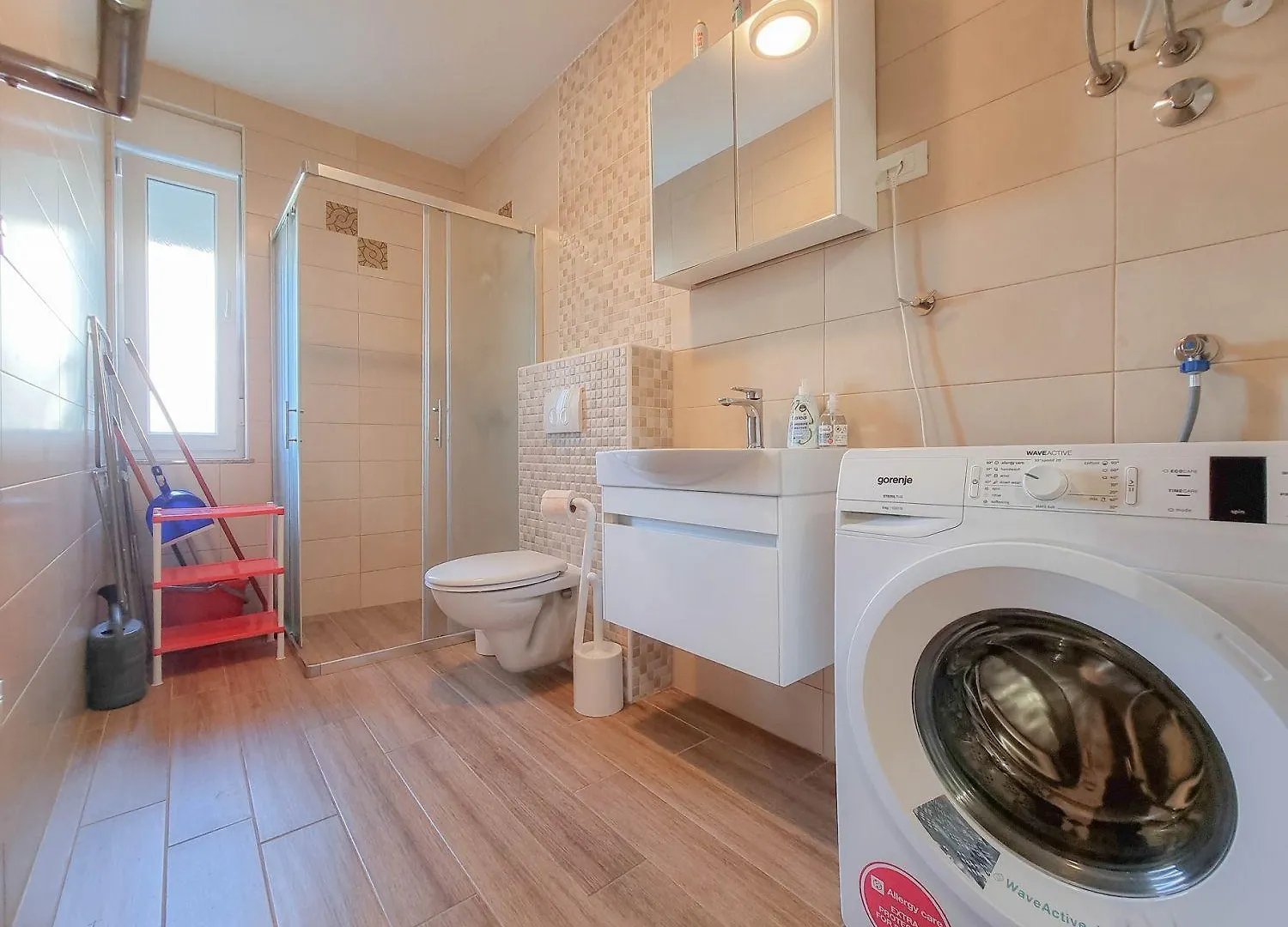 Strandnahes Apartment Mit Meerblick, Mediterranem Garten, Liegen, Waschmaschine Umag