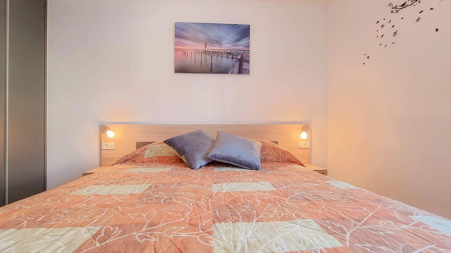 Strandnahes Apartment Mit Meerblick, Mediterranem Garten, Liegen, Waschmaschine Umag