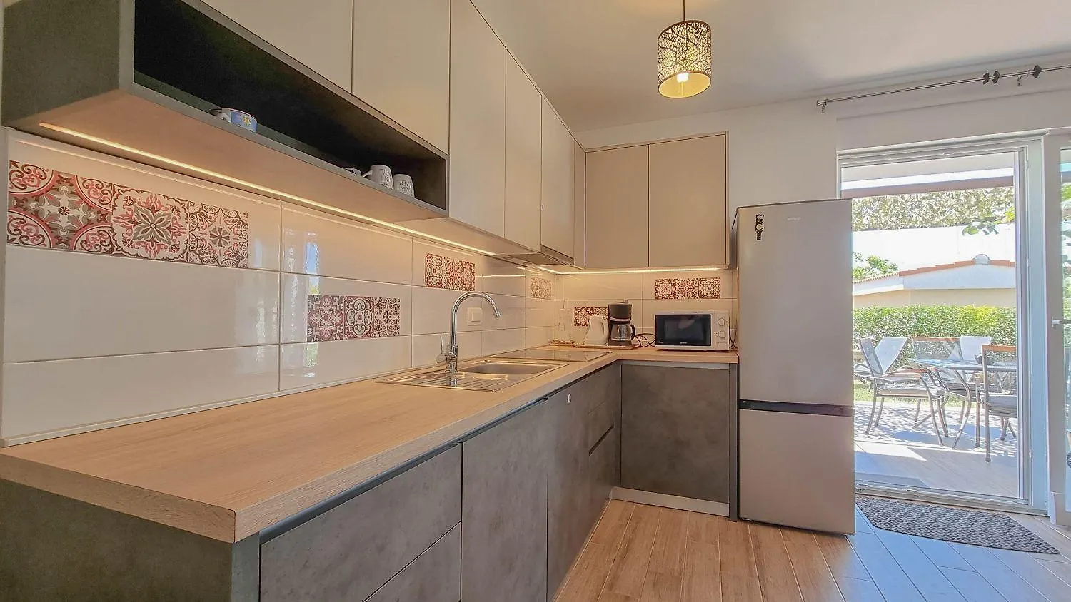 Strandnahes Apartment Mit Meerblick, Mediterranem Garten, Liegen, Waschmaschine Umag