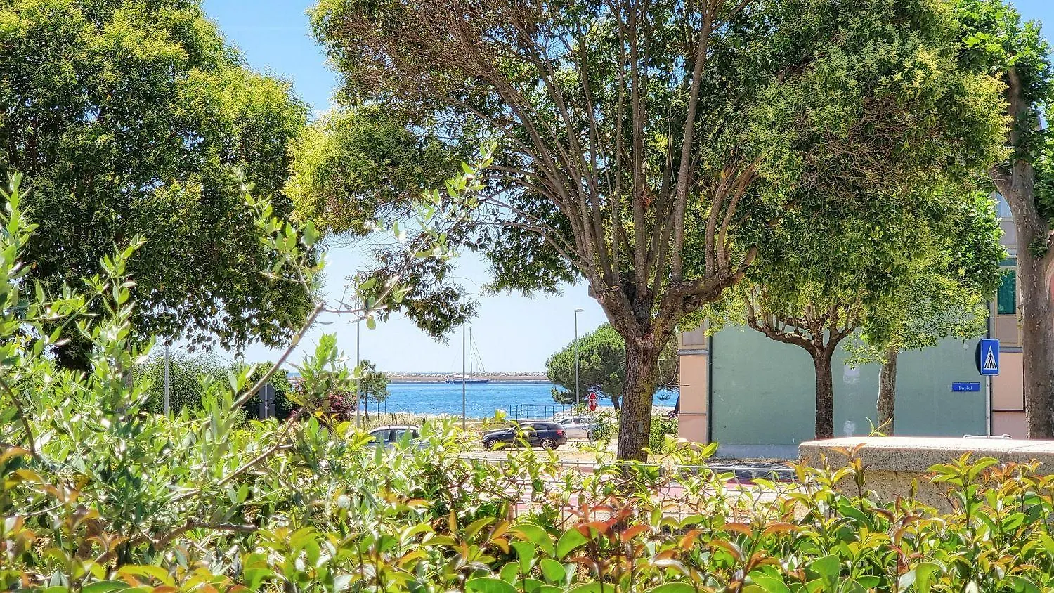 Strandnahes Apartment Mit Meerblick, Mediterranem Garten, Liegen, Waschmaschine Umag